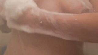 Natural tits Eurobabe Terra Sweet fingering pussy in shower