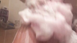 Natural tits Eurobabe Terra Sweet fingering pussy in shower