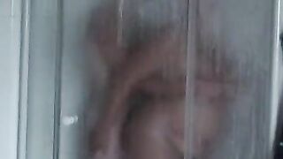 Redhead BBW Teen's Heißer Dusche