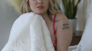 Blonde bombshell gets her pink cunt filled with Derrick Pierces man juice