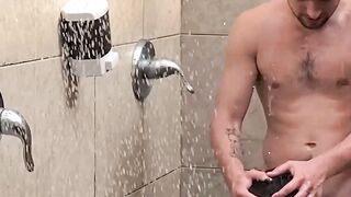 Sexy inked hunk Mitch Cox fucks Johnny rapids tight hole