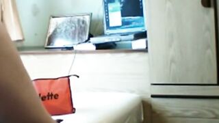Stepdaughter using my razor (hidden cam)