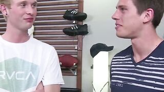 Brody Hamilton Tops Alex Maxim