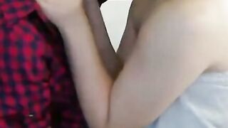 Jeunes salopes se font une webcam sexe