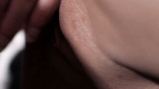 Lesbian babes licking pussy before sex toys insertion