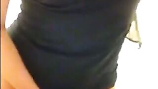Wet Mature Pussy on Webcam