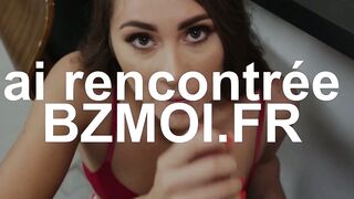 Jeune etudiante offre son cul dans la cuisine