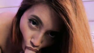 Brunette Chick Wildly Toys Her Hole