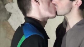 Twink Kyle can't resist Fabien Le Foteaux giant dick