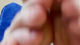 The giant roommate Aidan Valentine knows youâd get horny over his nasty feet