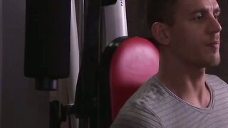 Hunk Logan Moore fucks Alex Gustavo in several positions