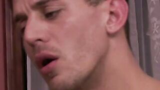 Hunk Logan Moore fucks Alex Gustavo in several positions