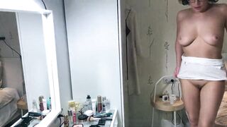 Married Skank is Bored at Home and Jerks off Her