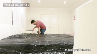 Bigtit oriental masseuse sucks client on secret camera