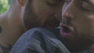 Hunky Jeremy London raw rides Derek Thibeau huge dick