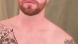 Inked senior wears his sexy glasses and jerking off solo