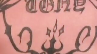 Inked senior wears his sexy glasses and jerking off solo