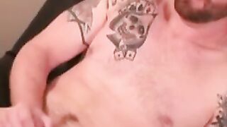 Inked senior wears his sexy glasses and jerking off solo