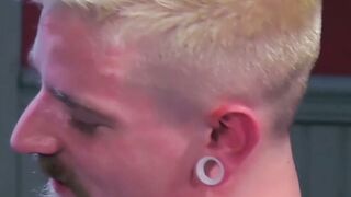 Blond jock Cody Winter fists and shaves firm ass of Issac Lin