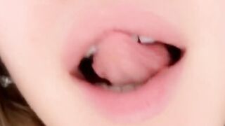 Rubbing My Creamy Pussy Before Breakfast 2