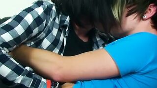 Twink deepthroats his lover before anal pounding