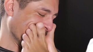 Hairy muscular stud receives foot worship and toe licking