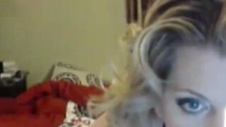 Transsexual girl loves playing with herself over the cam