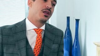 Suit hunk Jonathan Miranda bangs art dealer after rimming