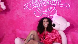 Lana Borges' Explicit Flagra: The hottest brunette is caught masturbating!