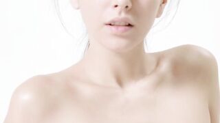 Sensual teen Alisa L shows her sweet body in a great video