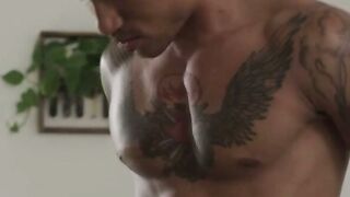 Skinny TS chick Zariah Aura analed by hard bigdick