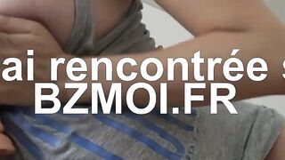 Amatrice enceinte squirt a l aide de sextoys
