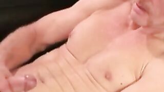 Athletic mature amateur masturbates on camera solo and cums