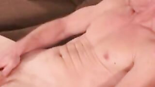 Athletic mature amateur masturbates on camera solo and cums