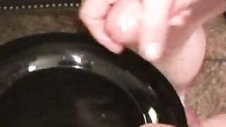 Tattooed slim amateur masturbates solo and cums on plate
