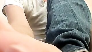 Amateur twink jerks off with fleshlight and admires his feet