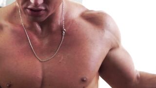 Muscular Cade Maddox fucking twink with big cock