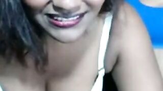 Big Tits Latina Webcam Girl Shows Off Her Nipples