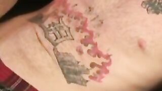 Mature American amateur cums on himself after jerking solo