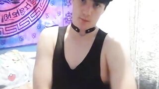Skinny teenager Jamie Coxx jerks off in hot passionate solo