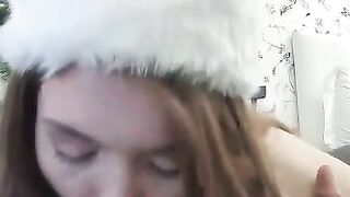 Rousse tres pale se masturbe avec des sextoys