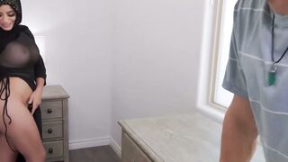 Hijab babe Rose Lynn is surprised when she was a porno instead of a regular movie