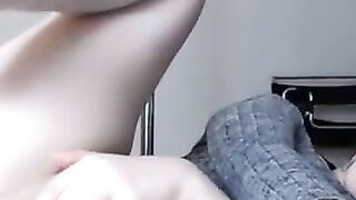 Amatrice a la chatte poilue revant d une baise