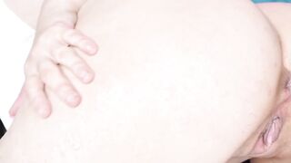 Dawn willow la fille a papa seduit le web avec son solo