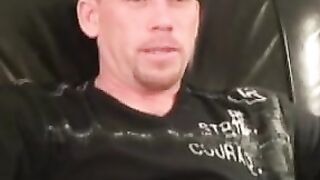 Tattooed amateur dude masturbates and anal plays solo