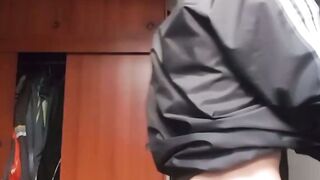 Tattooed amateur Latino jerks off himself until cumshot