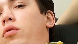 Solo twink amateur Kyle Valasek jizzes in his underwear