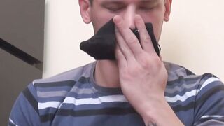 Barefoot stallion Cal gets horny and jerks off his big cock