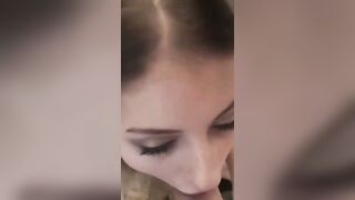 Elle Voue Aussi Une Fille Rosse Follement Excitée Pièces Cuirées Pour Une Séquence Impressionnante De Cooperations Possibles
