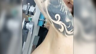 La Mousse Dégoulinante Une Éruption de Séduction et de Désir